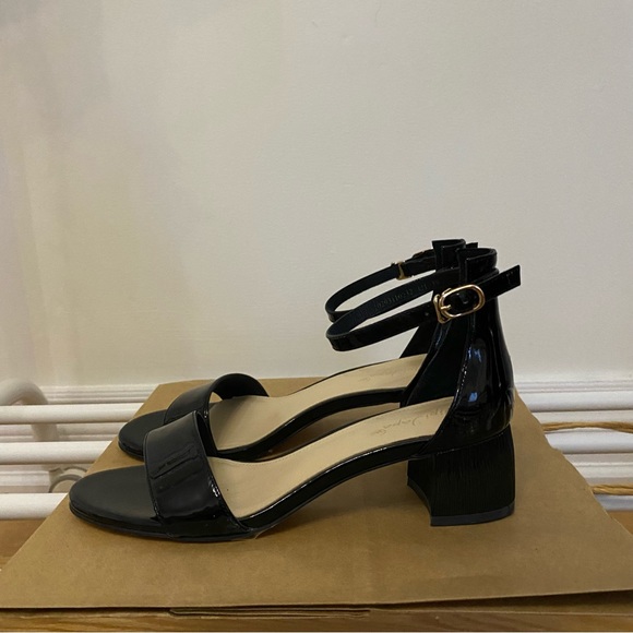 [SOLD] JIPI JAPA black patent leather sandals - Picture 3 of 7